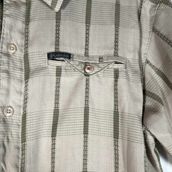 Columbia Beige Striped Casual Short Sleeve Button Down Shirt - Picture 4 of 7